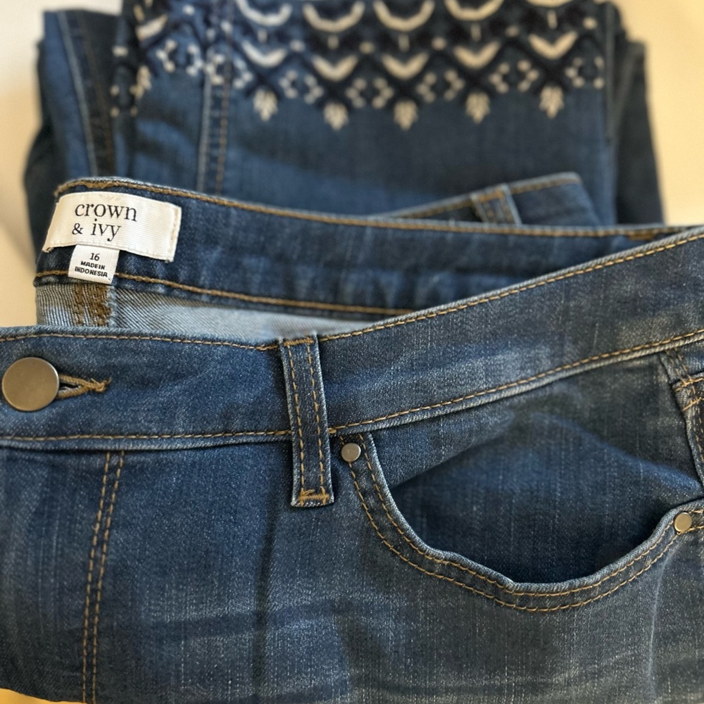 Crown and Ivy Jean